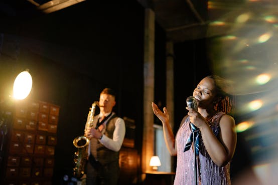 café live music promotion